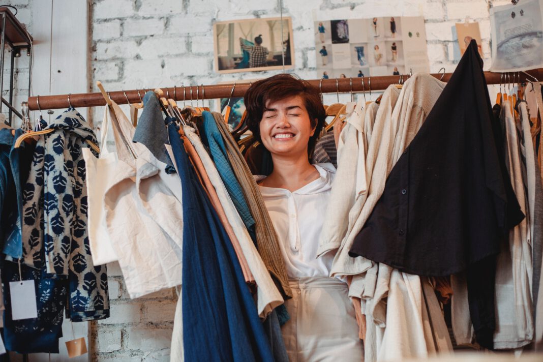 10 วิธีแต่งตัวสาวอวบ แขนใหญ่ ขาใหญ่ มีพุง ให้ดูผอม